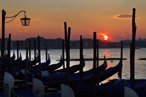 st marks square venice sunrise sm.jpg